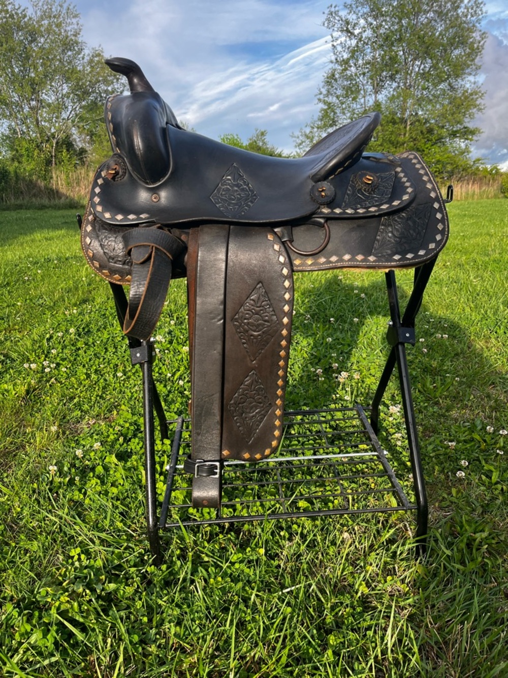 Black western saddle